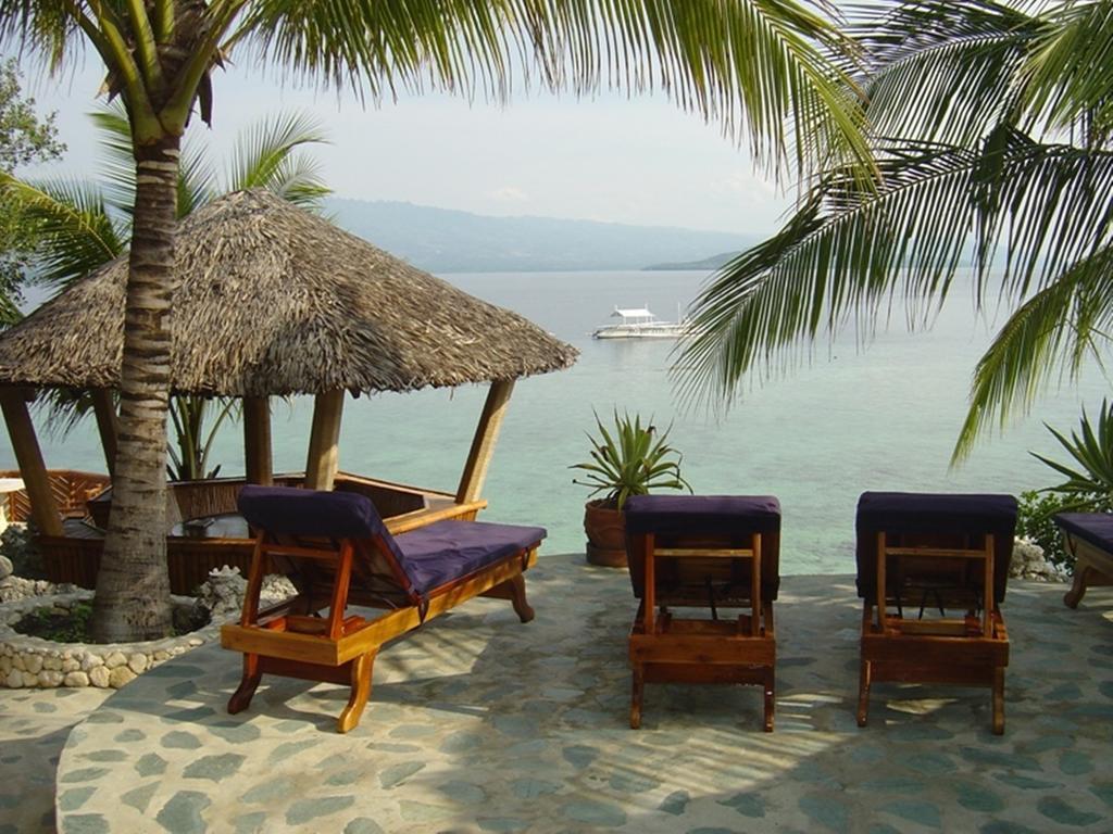 Magic Island Dive Resort Moalboal Exteriör bild