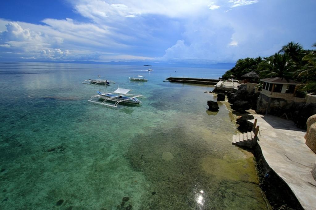 Magic Island Dive Resort Moalboal Exteriör bild